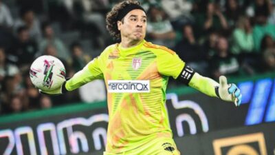 ¡Sigue borrado! Guillermo Ochoa no es considerado ni para estar en la banca del AVS Futebol
