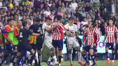 Óscar García Junyent rompió el silencio luego de la patada que le dio a James Rodríguez