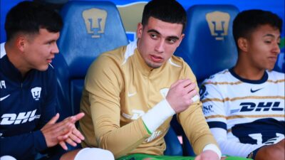 ¿Por qué no fue titular? Alex Padilla tuvo que ver la victoria de Pumas sobre Necaxa desde la banca