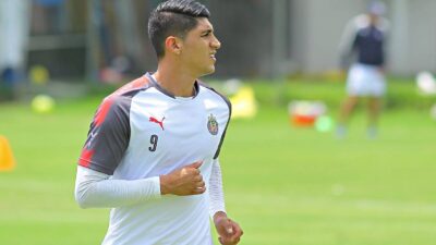 Chivas y Alan Pulido finalmente llegaron a un acuerdo: el delantero mexicano regresa a Guadalajara