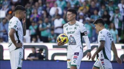 James Rodríguez usa una playera diferente a la del resto del plantel del León ¿Hay trato especial?