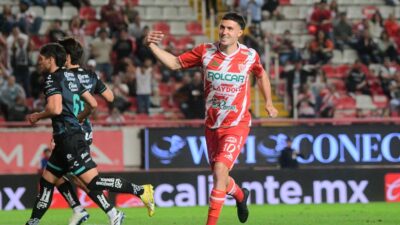 Necaxa derrotó al Santos en un juego lleno de goles