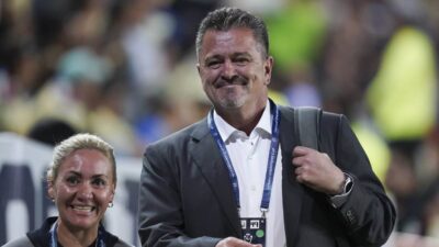 Carlos Hermosillo anunció la sensible muerte de uno de los miembros de su familia